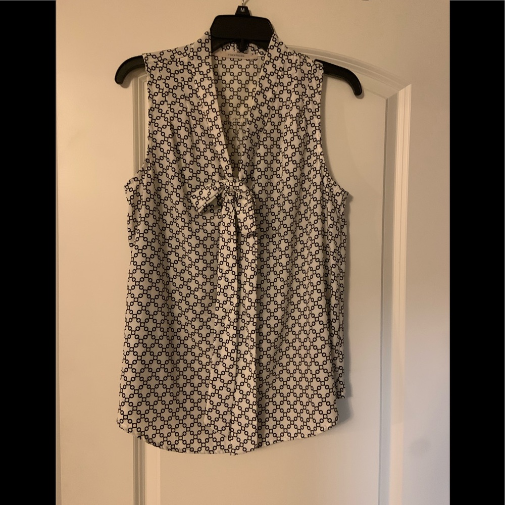 Ladies sleeveless top